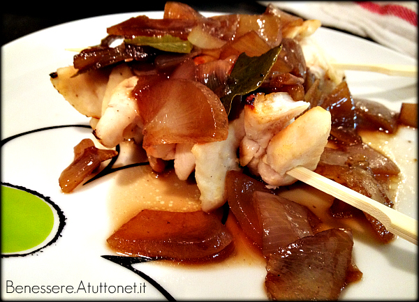 Spiedini di pollo in salsa di cipolle agrodolce