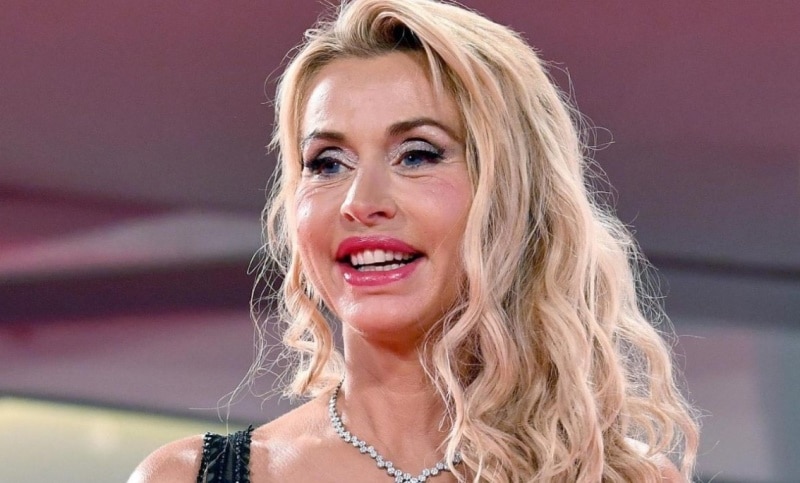 Valeria Mariani ritrova l’amore: chi &egrave; il giovane al suo fianco?