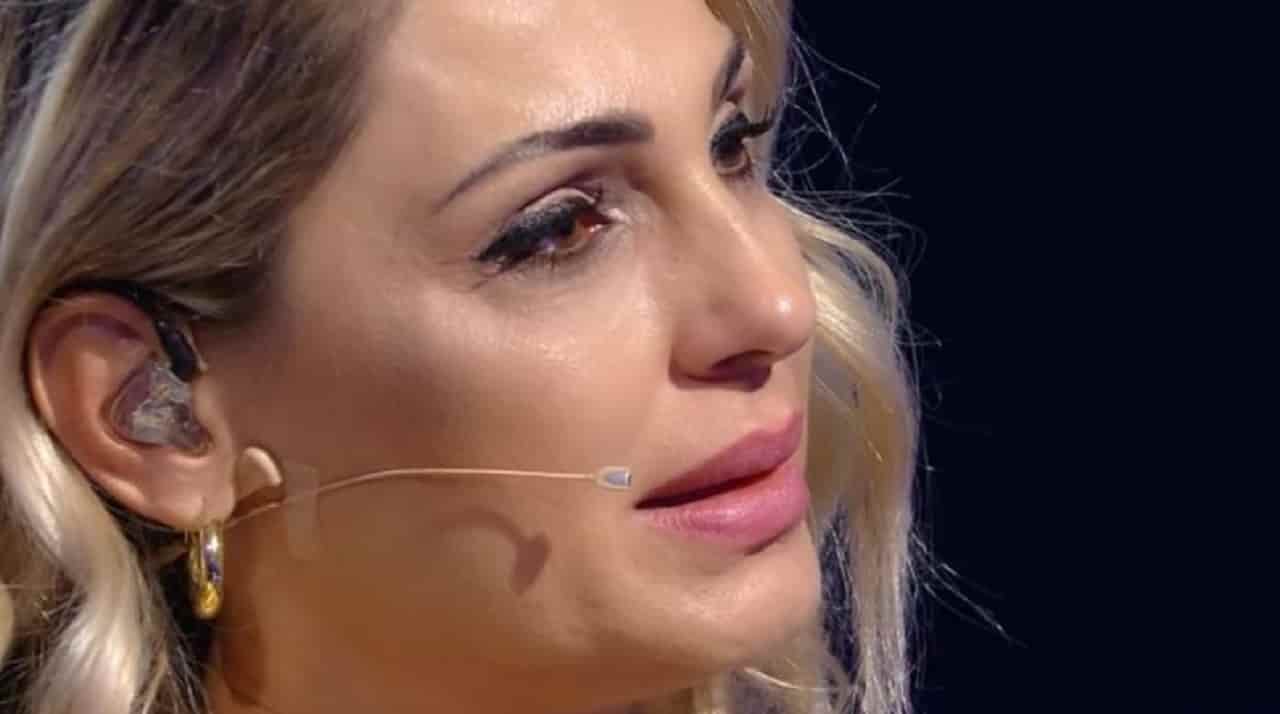 Anna Tatangelo, lutto gravissimo: morta la mamma Palmira Anna Tatangelo, lutto gravissimo: morta la mamma Palmira