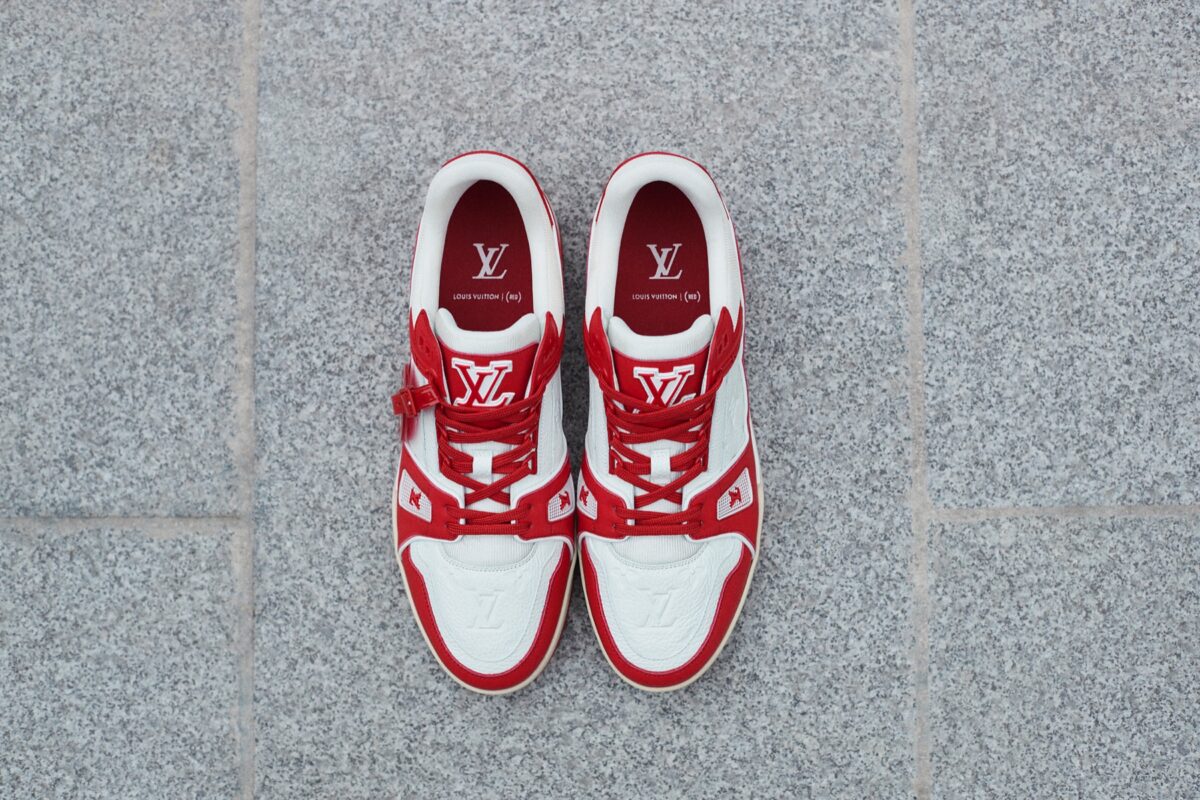 Louis Vuitton: le sneakers con (RED) per combattere l’Aids