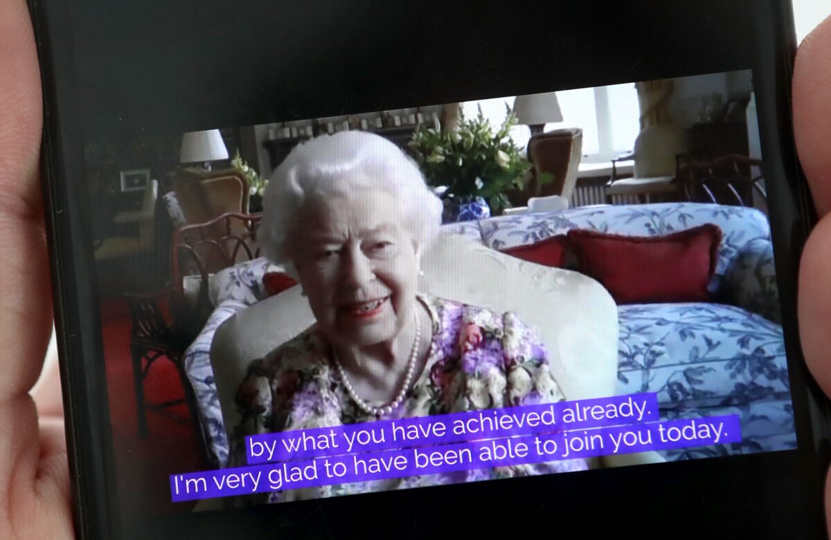 royal-family-news-regina-elisabetta-zoom-1591950373
