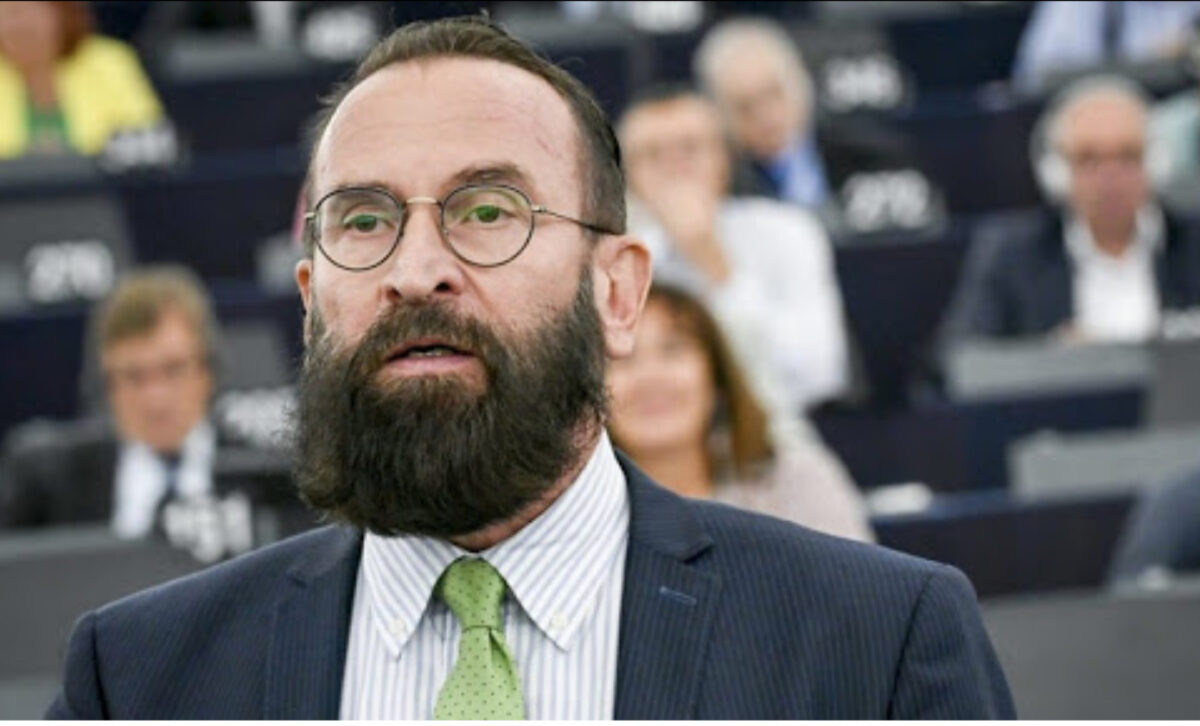 Deputato anti-Lgbt beccato a festino con omosessuali