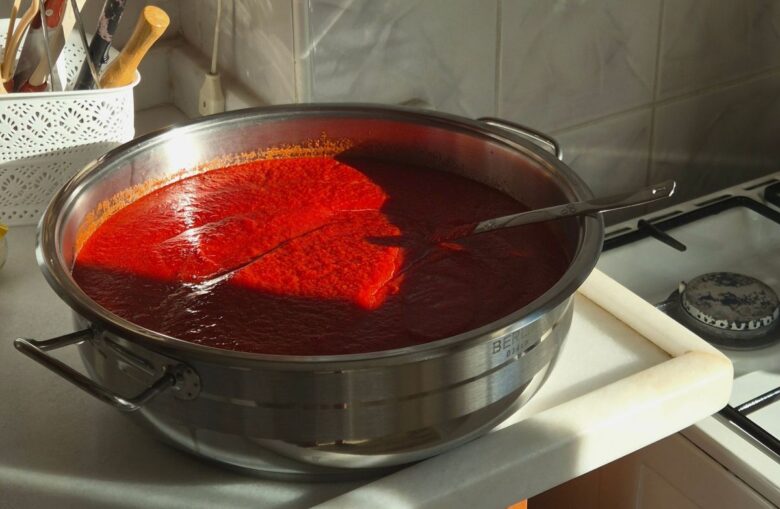 casseruola pentola pelato sugo