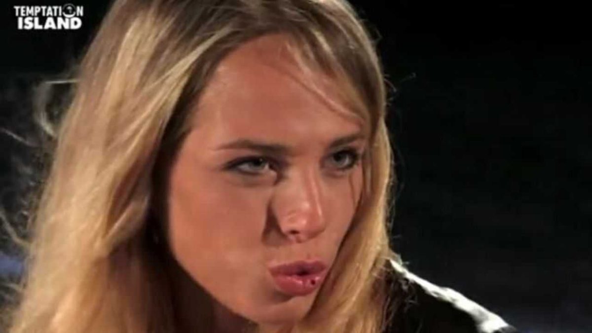 Temptation Island: “Mamma, sei tu?” il libro di Aurora Betti