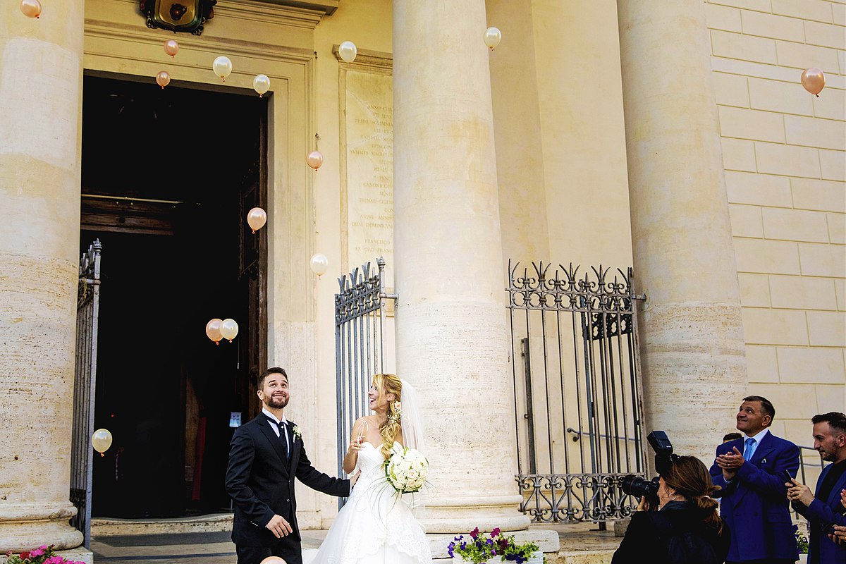 Come abbinare il velo da sposa: tipologie, acconciatura ed abito