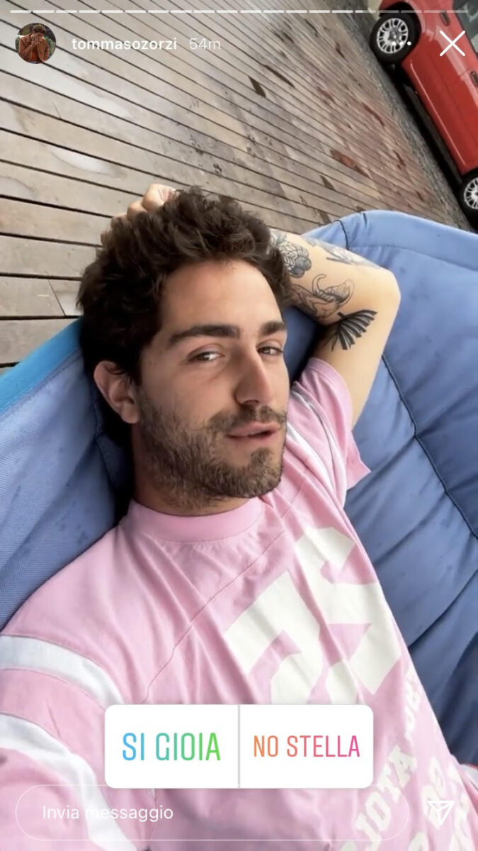 19:00 – Tommaso Zorzi: il sondaggio per il taglio di capelli 19:00 – Tommaso Zorzi: il sondaggio per il taglio di capelli