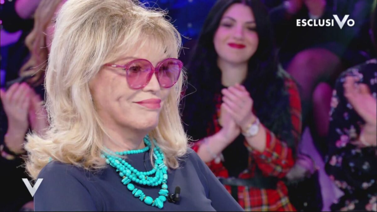 (21.30) Domenica In, gaffe clamorosa: le donne ucraine insultate da… (21.30) Domenica In, gaffe clamorosa: le donne ucraine insultate da…