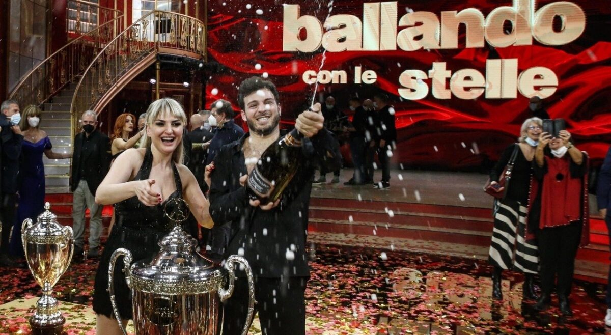 Ballando Con Le Stelle: arriva un nuovo giudice? Ballando Con Le Stelle: arriva un nuovo giudice?