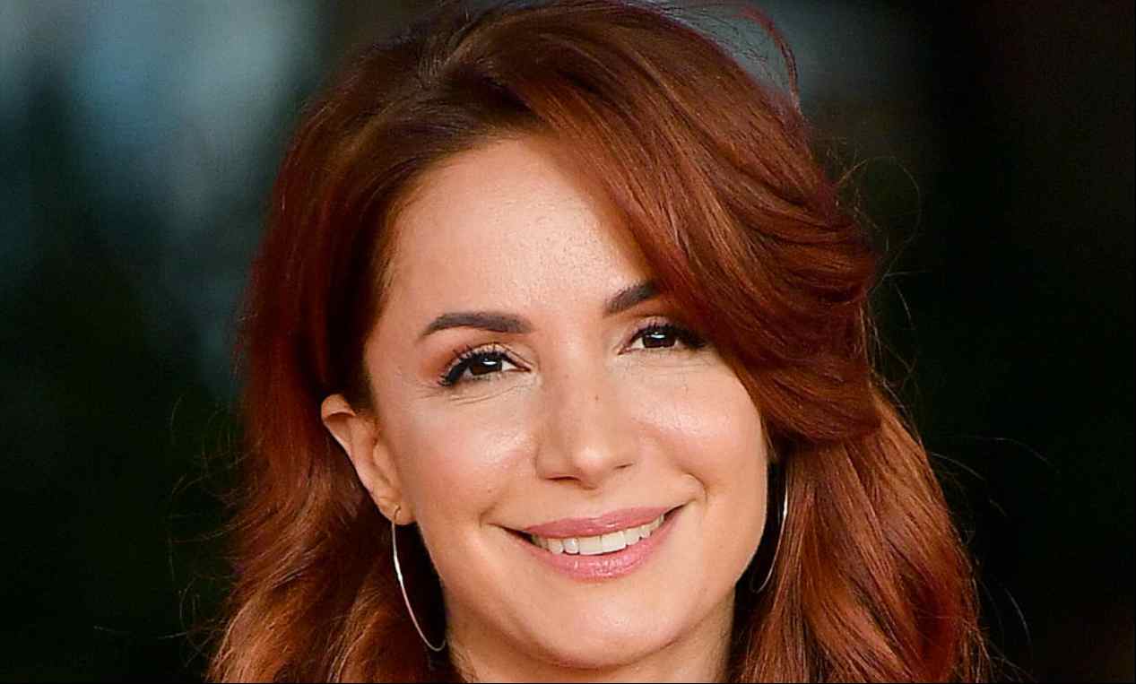 Andrea Delogu, il fidanzato è troppo giovane? È imbarazzante… Andrea Delogu, il fidanzato è troppo giovane? È imbarazzante…