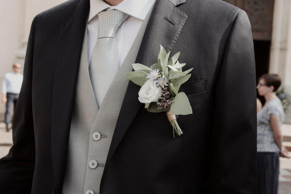 (17 marzo) 18:30 – Matrimonio: come scegliere la bottoniera? (17 marzo) 18:30 – Matrimonio: come scegliere la bottoniera?