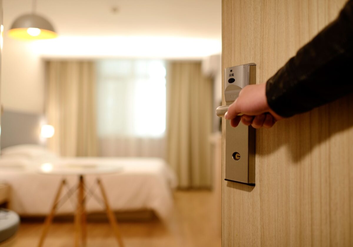 Come scegliere le porte da interno: idee e consigli