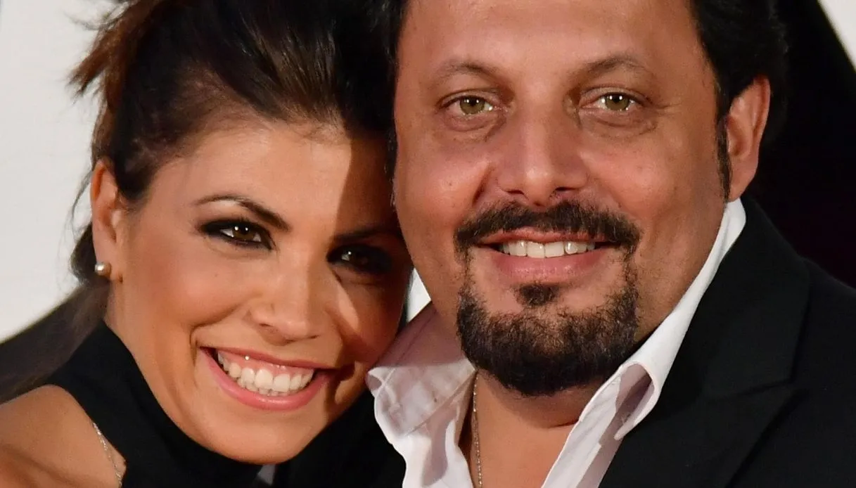 (18:50) Flora Canto festeggia l’addio al nubilato con amiche. Tra queste non c’&egrave; Sonia Bruganelli.