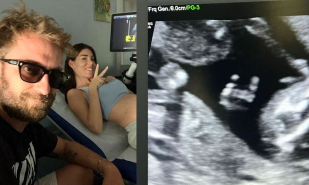 Bianca Atzei ha tradito Stefano Corti? Il gesto che insinua il sospetto Bianca Atzei ha tradito Stefano Corti? Il gesto che insinua il sospetto