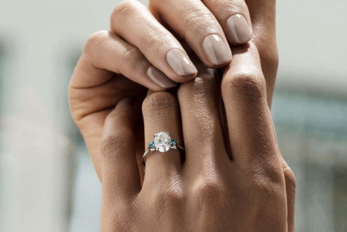 11:45 – Matrimonio, l’anello di fidanzamento: etichetta e tradizioni 11:45 – Matrimonio, l’anello di fidanzamento: etichetta e tradizioni