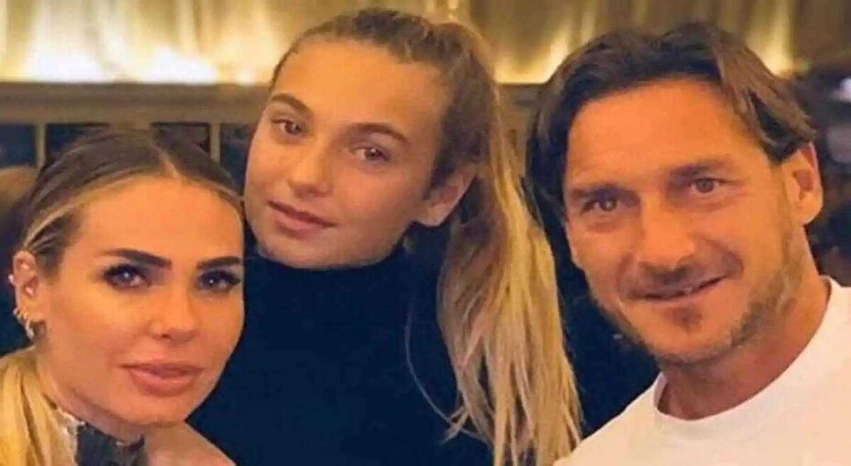 Francesco Totti diventa virale con Chanel: l’intervista “piccante”