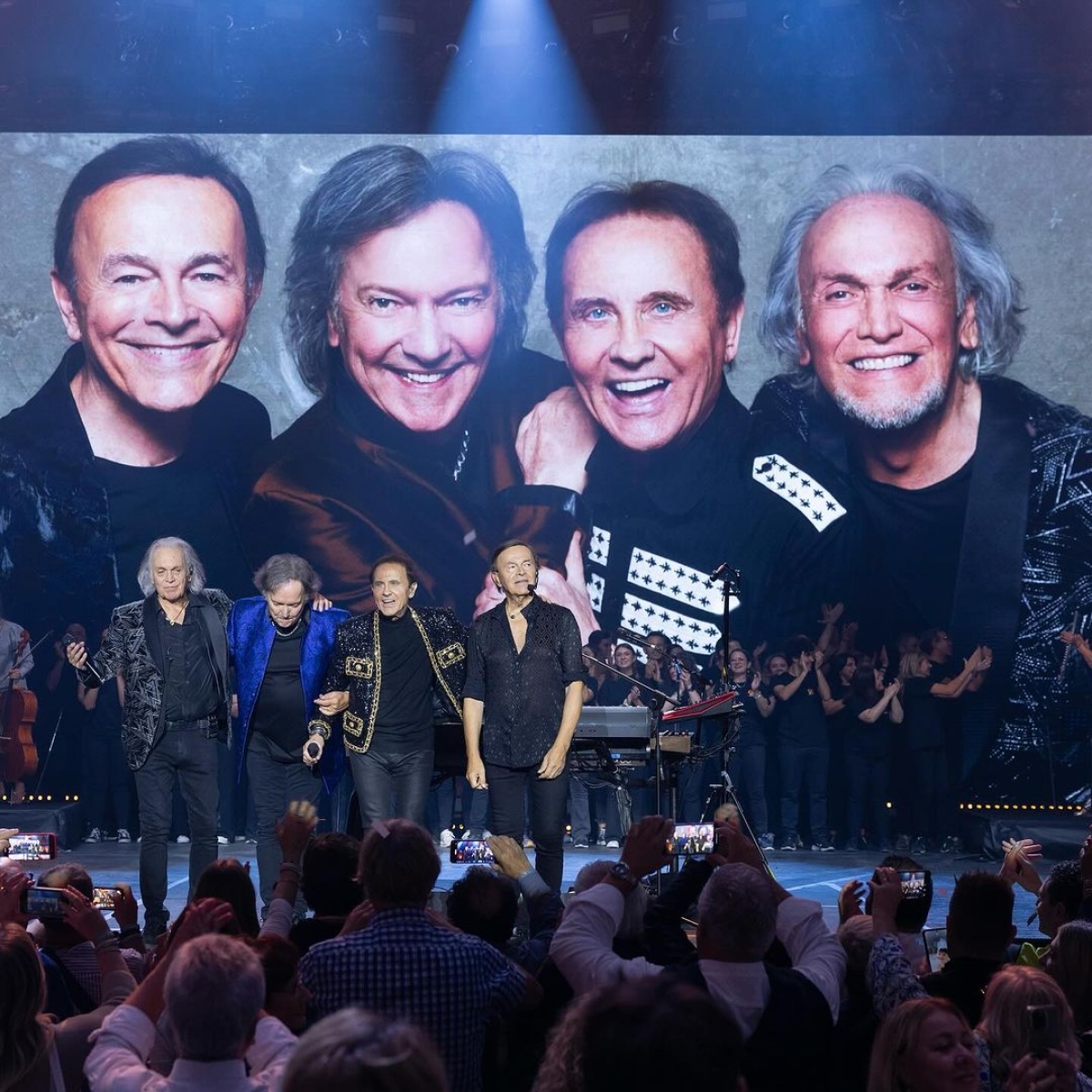 Amici X Sempre 2024, il nuovo tour dei Pooh Amici X Sempre 2024, il nuovo tour dei Pooh