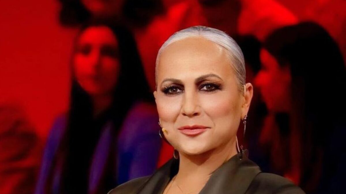Alessandra Celentano si confessa a Verissimo: “I ricordi fanno male!” Alessandra Celentano si confessa a Verissimo: “I ricordi fanno male!”