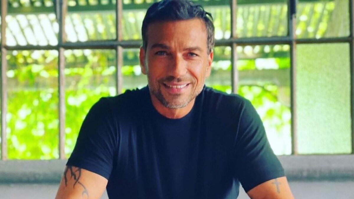 Costantino Vitaliano e la lotta contro la malattia: “Faccio esercizi post parto” Costantino Vitaliano e la lotta contro la malattia: “Faccio esercizi post parto”