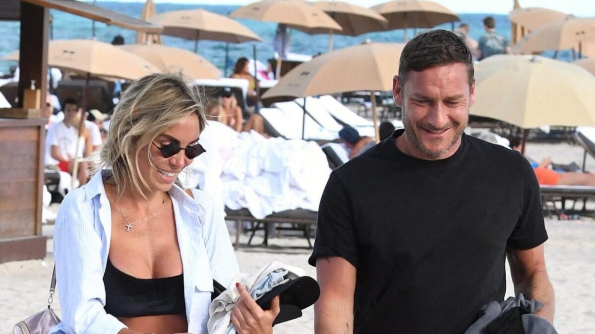 Francesco Totti e Noemi Bocchi è già crisi? La verità Francesco Totti e Noemi Bocchi è già crisi? La verità