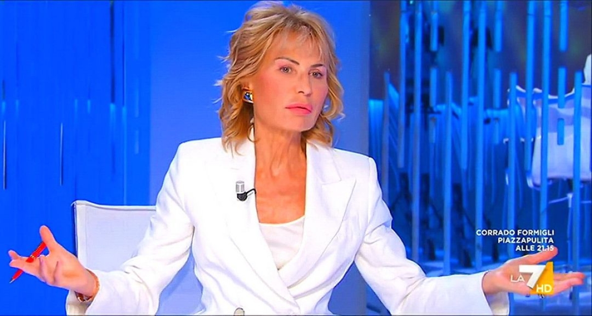 Otto e mezzo comincia con ritardo a causa del Tg La7: la rabbia di Lilli Gruber Otto e mezzo comincia con ritardo a causa del Tg La7: la rabbia di Lilli Gruber