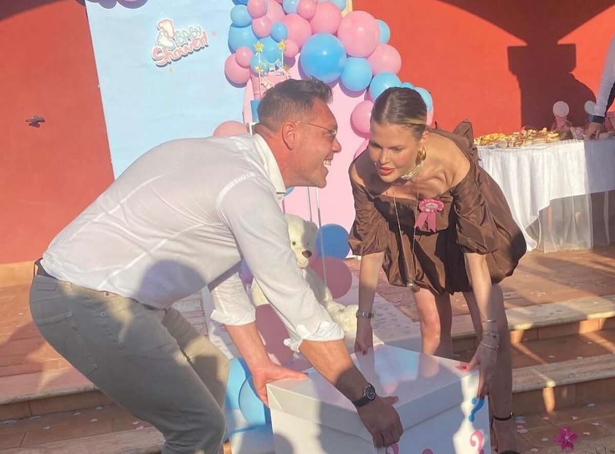 Rivelato il sesso del bebè di Carlotta dell'Isola Rivelato il sesso del bebè di Carlotta dell'Isola