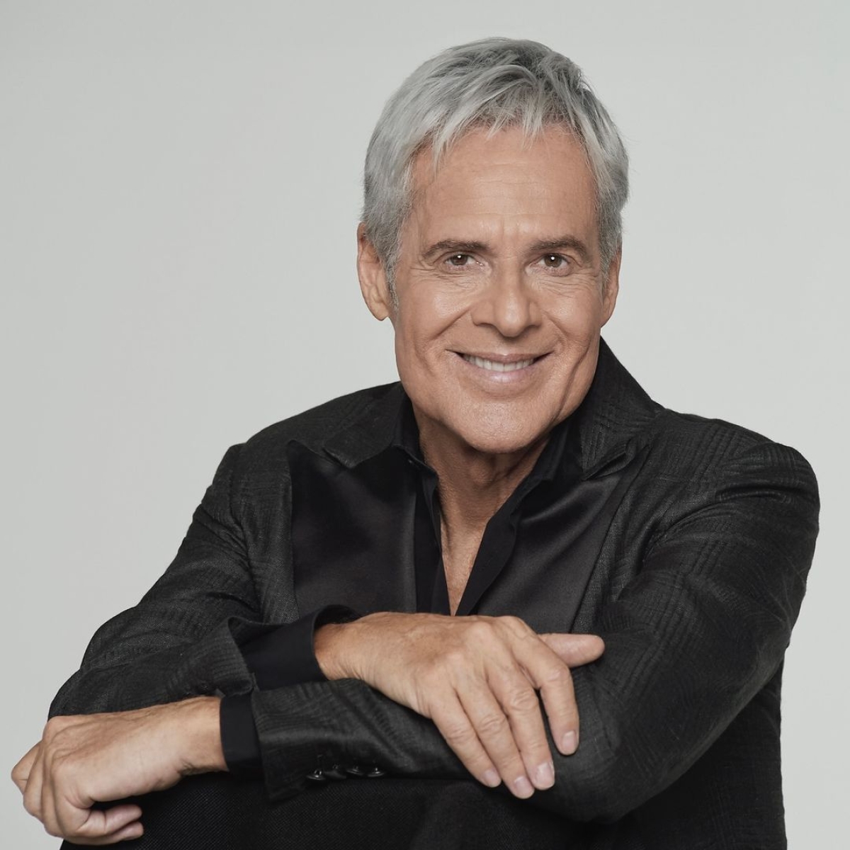Claudio Baglioni canta l’inno di Mameli bagnato dalla pioggia Claudio Baglioni canta l’inno di Mameli bagnato dalla pioggia