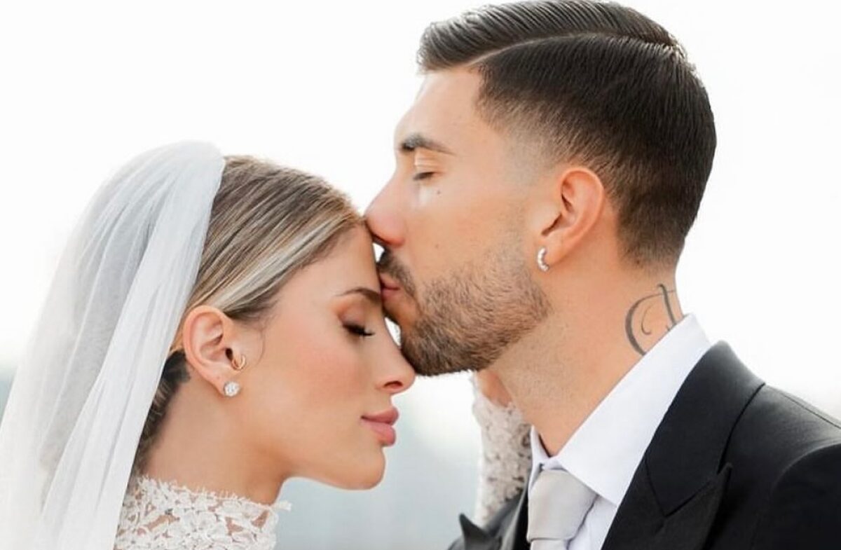 Chiara Nasti e il marito sono stati derubati Chiara Nasti e il marito sono stati derubati