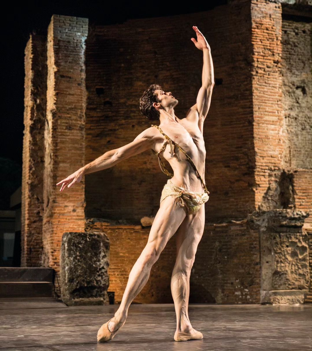 Roberto Bolle rappresenta il Prometheus a Siracusa