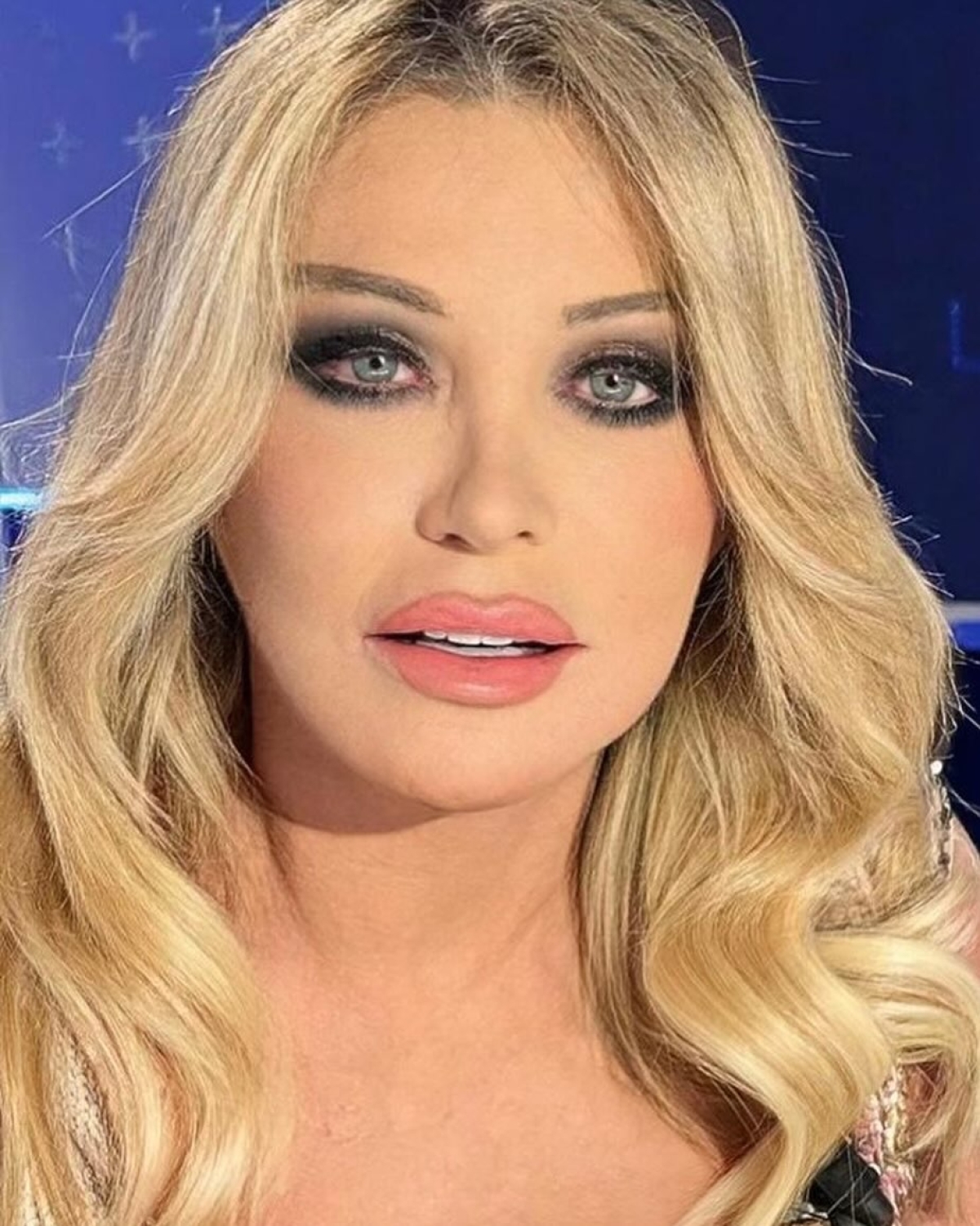 Paola Ferrari attacca Sonia Bruganelli a La Vita in Diretta Paola Ferrari attacca Sonia Bruganelli a La Vita in Diretta