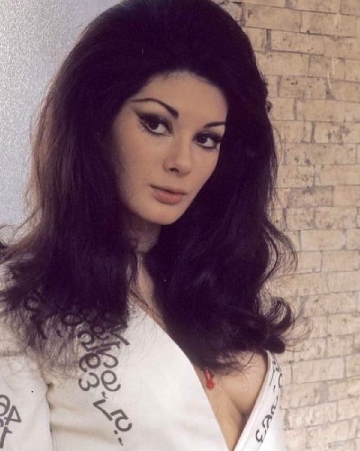 Edwige Fenech si racconta, ecco gli aneddoti venuti fuori Edwige Fenech si racconta, ecco gli aneddoti venuti fuori