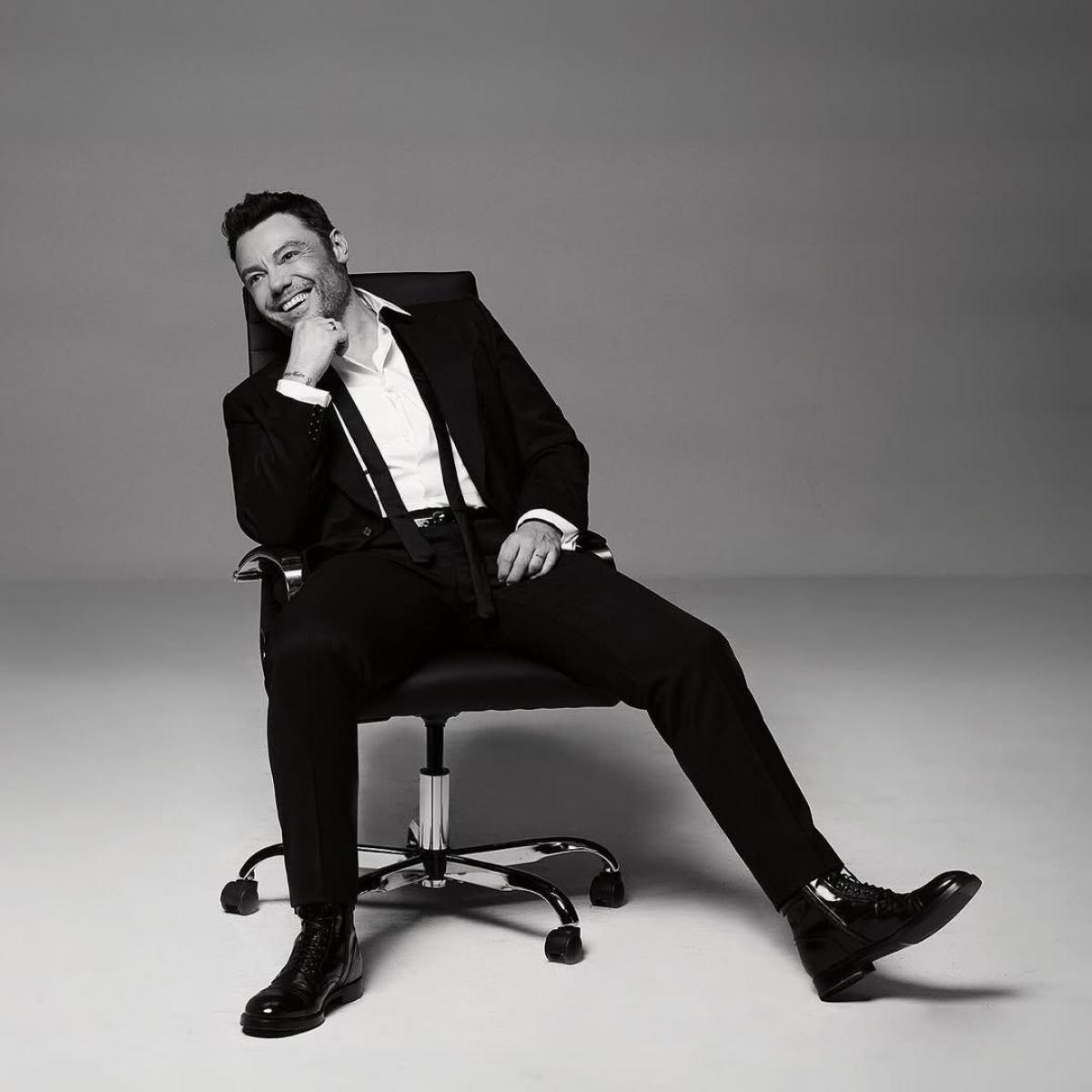 Tiziano Ferro rompe il silenzio stampa: come sta? Tiziano Ferro rompe il silenzio stampa: come sta?