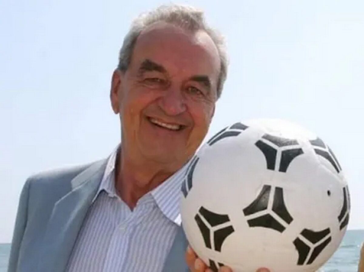 Morto Bruno Pizzul, una vita dedicata al calcio praticato e raccontato Morto Bruno Pizzul, una vita dedicata al calcio praticato e raccontato