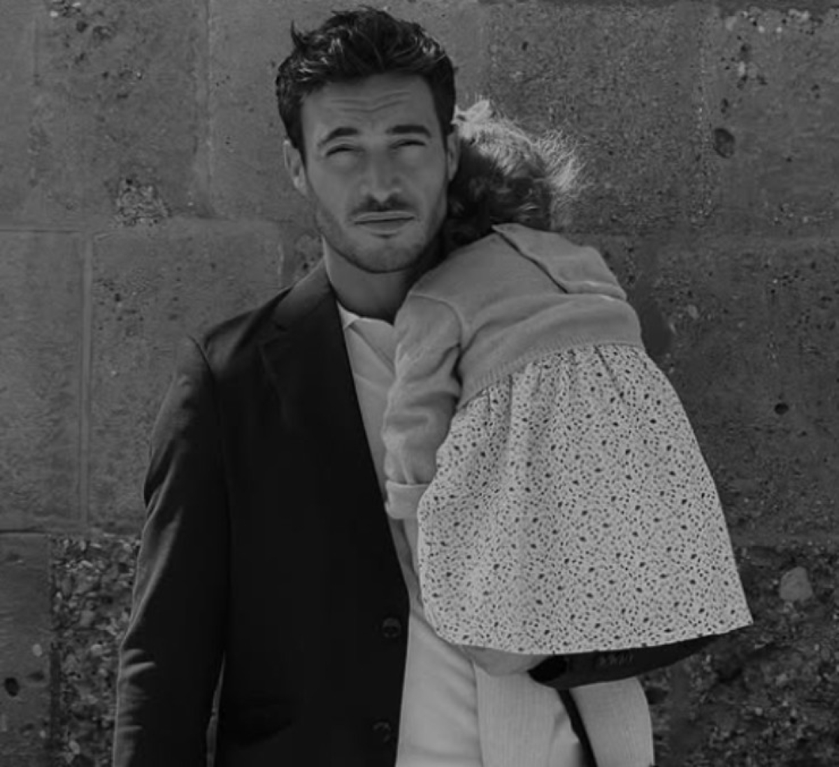 Foto Antonino Spinalbese con la figlia Luna Marì profilo ufficiale Instagram Foto Antonino Spinalbese con la figlia Luna Marì profilo ufficiale Instagram