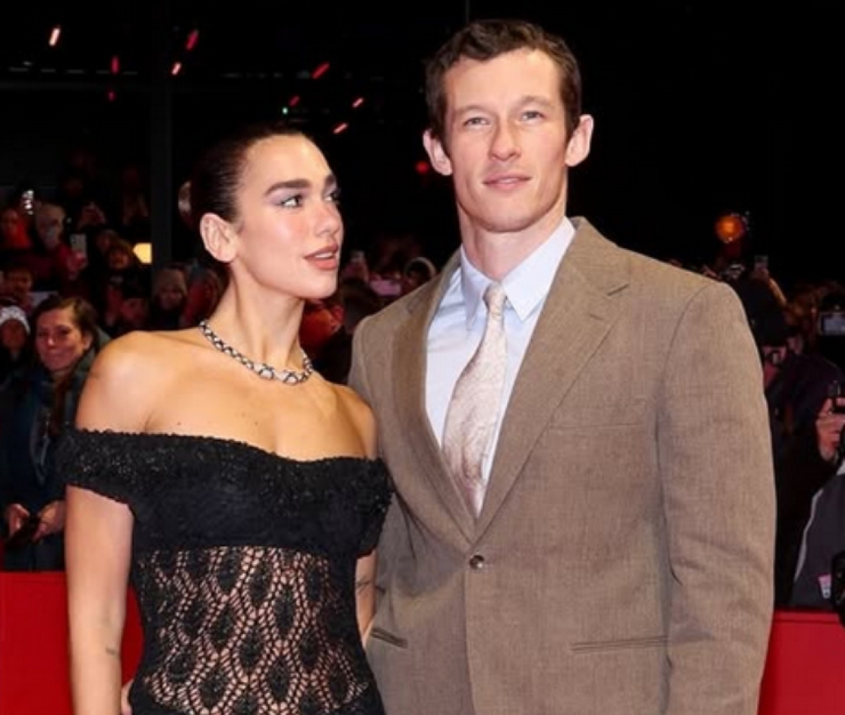 Foto Dua Lipa con Callum Turner profilo ufficiale Instagram Foto Dua Lipa con Callum Turner profilo ufficiale Instagram