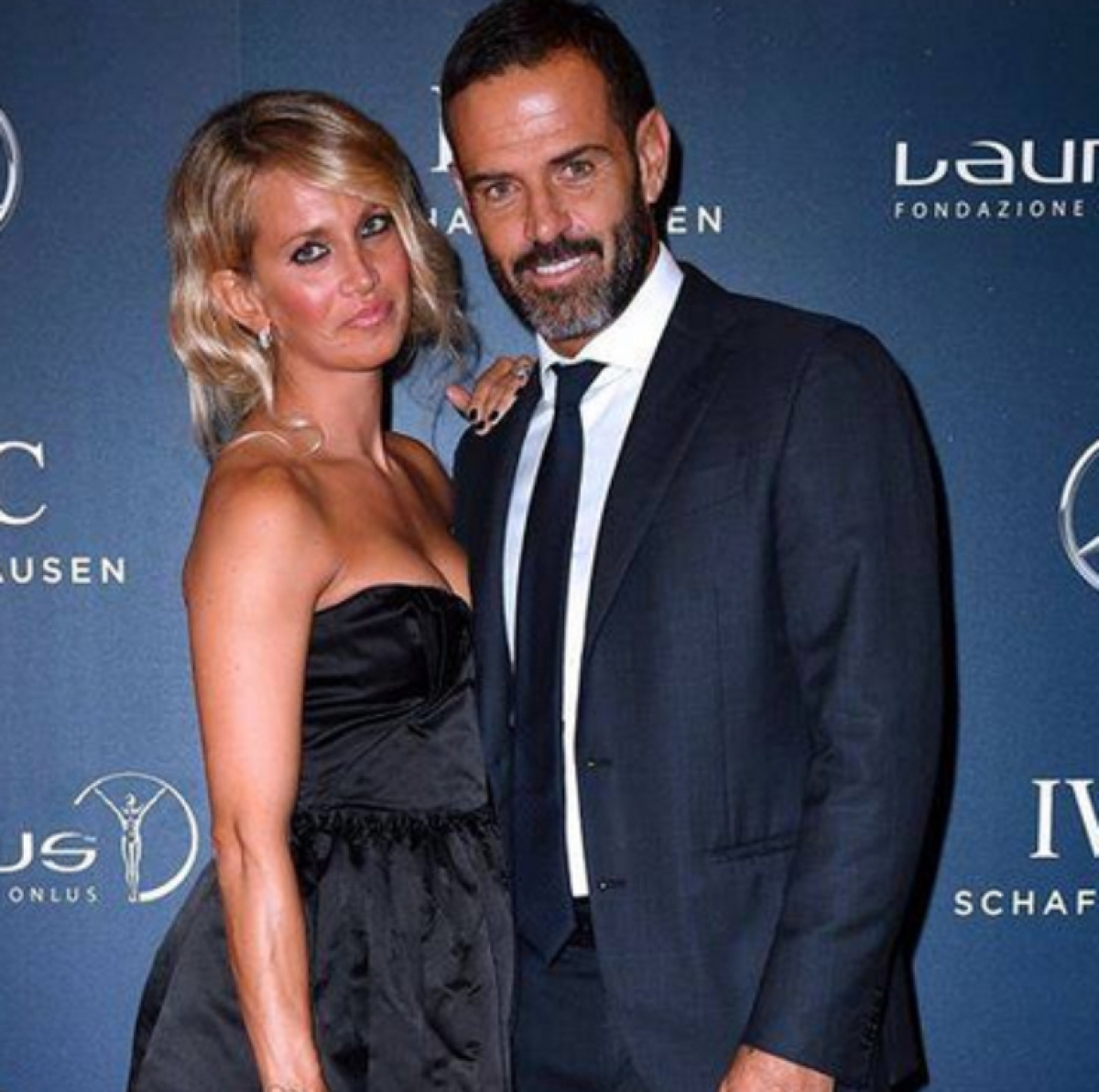 Foto Katia Pedrotti con il marito Ascanio Pacelli profilo ufficiale Facebook