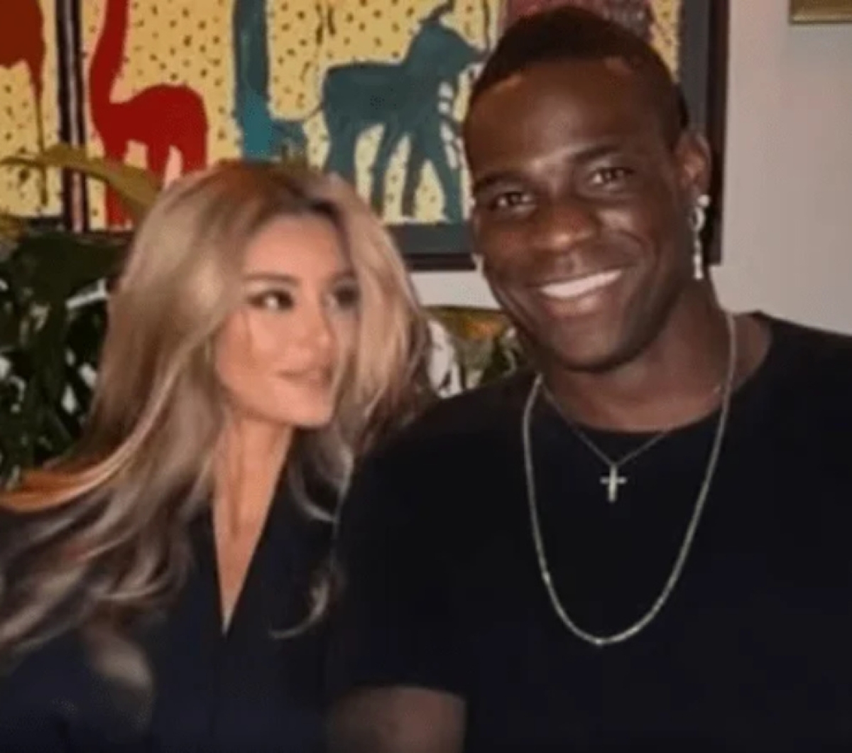 Foto Mario Balotelli con la fidanzata Angelica profilo ufficiale Instagram