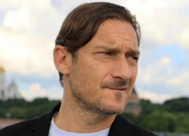 Francesco Totti nella bufera social per lo scherzo a una turista