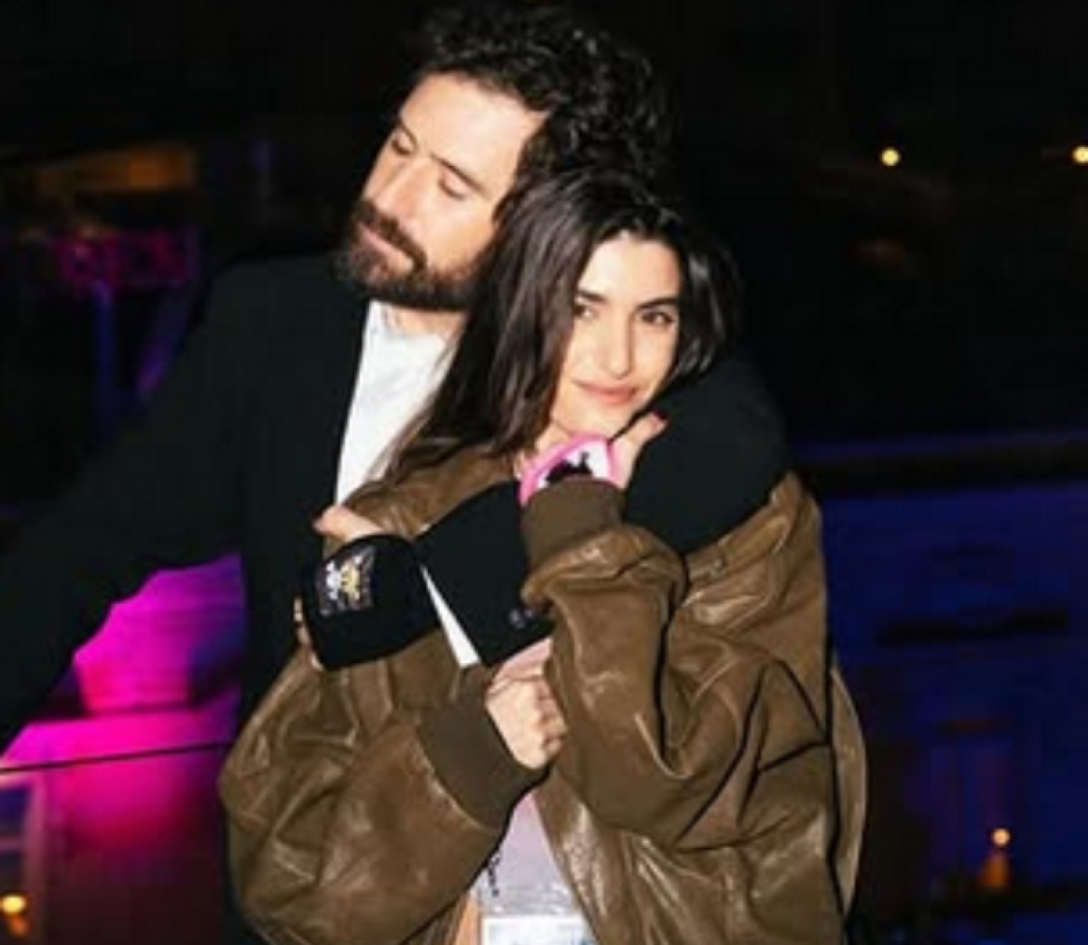 Foto Tommaso Paradiso e Carolina Sansoni profilo ufficiale Instagram Foto Tommaso Paradiso e Carolina Sansoni profilo ufficiale Instagram