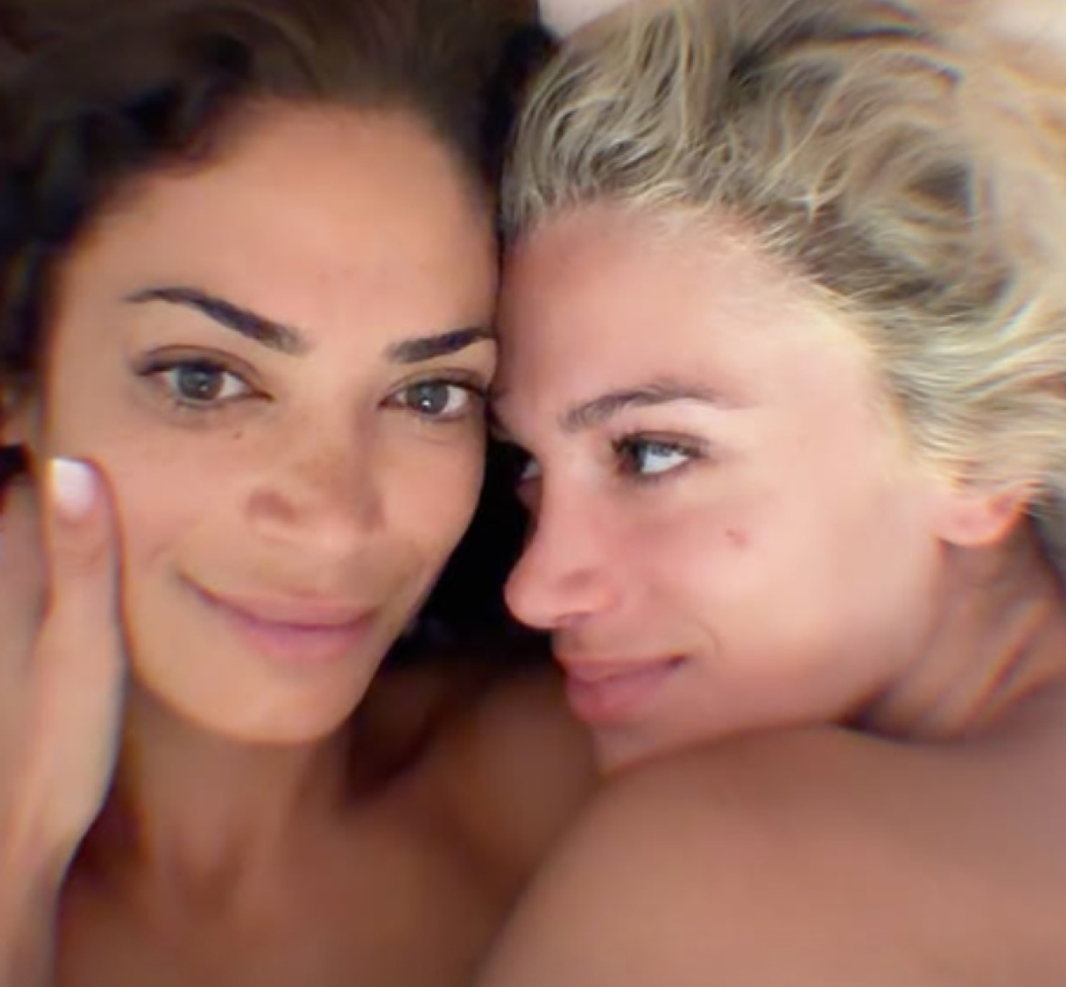 Foto Elodie e Franceska Nerudini profilo ufficiale Instagram Foto Elodie e Franceska Nerudini profilo ufficiale Instagram