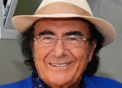 Al Bano si arrampica sul traliccio: “L’uomo è nato dalla scimmia”