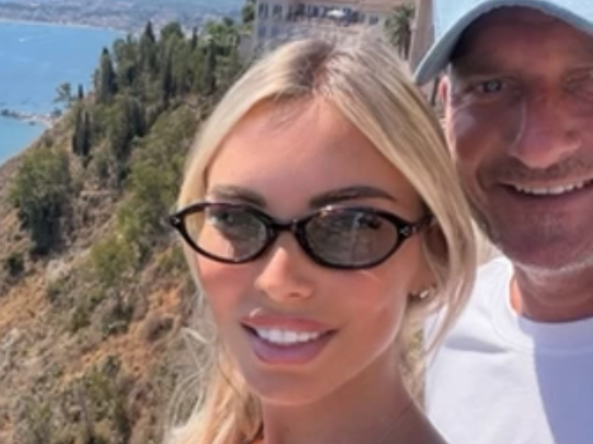 Francesco Totti e Noemi Bocchi, le vacanze lussuose senza fine