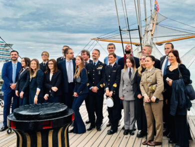 Nave Amerigo Vespucci, consegnati gli attestati del primo Master sulla Cultura della Difesa