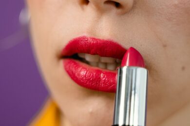 Rossetto rosso: come scegliere la tonalità perfetta per te